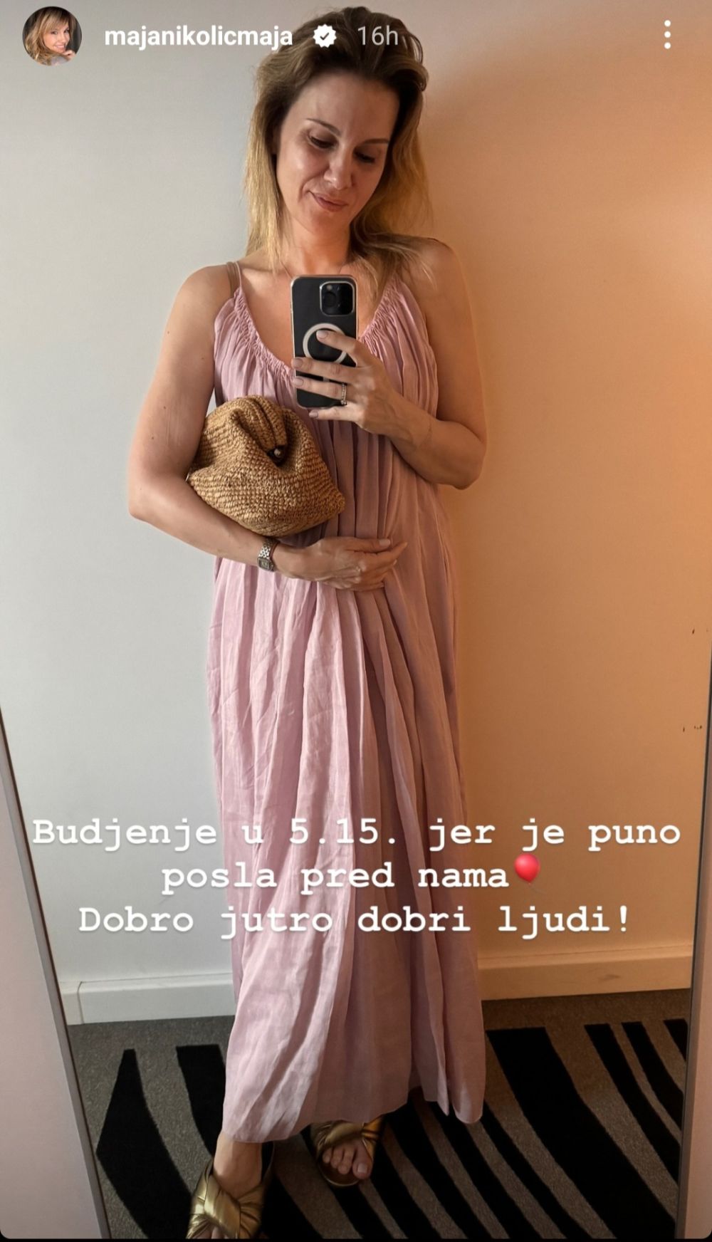 Maja Nikolić bez trunke šminke
